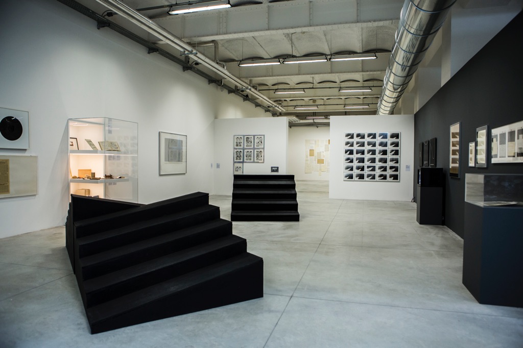 L’inarchiviabile. Una grande mostra apre il centro d’arte dei Frigoriferi Milanesi - recensione #Artribune - 